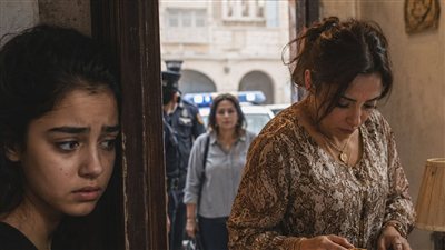 ادعيت ان بطني بتوجعني 