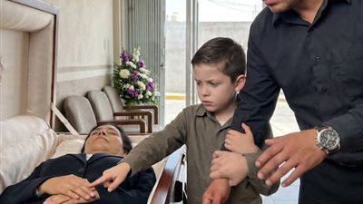 بعد دفنه مراته